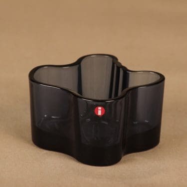 Iittala mustikansininen tuikkulyhty, mustikansininen, suunnittelija Pentagon design,