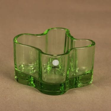 Iittala vaaleanvihreä tuikkulyhty, omenanvihreä, suunnittelija Pentagon design,