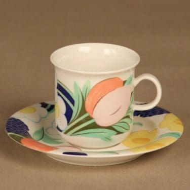 Arabia Poetica kahvikuppi, monivärinen, suunnittelija Dorrit von Fieandt, serikuva, kukka