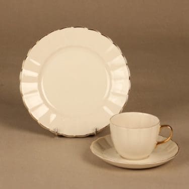 Arabia Kultakorva kahvikuppi ja lautaset(2), luonnonvalkoinen, kulta, suunnittelija , kullattu