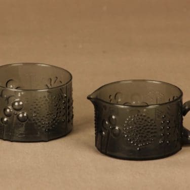 Nuutajärvi Flora sokerikko ja kermakko, harmaa, suunnittelija Oiva Toikka,