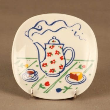 Arabia seinälautanen, Cumulus 1990, suunnittelija Heikki Orvola, Cumulus 1990, tilaustyö