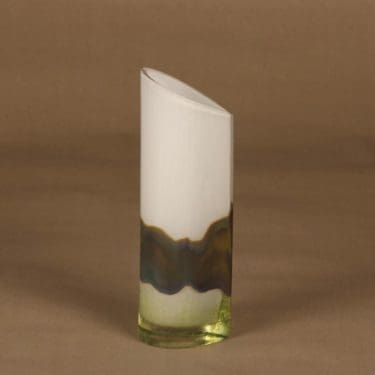 Nuutajärvi maljakko, tilaustyö, suunnittelija Inkeri Toikka, tilaustyö, signeerattu