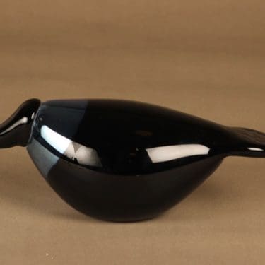 Nuutajärvi lintu , Varis, suunnittelija Oiva Toikka, Varis, signeerattu