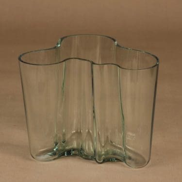 Iittala Aalto Collections maljakko, 1998, suunnittelija Alvar Aalto, 1998, signeerattu