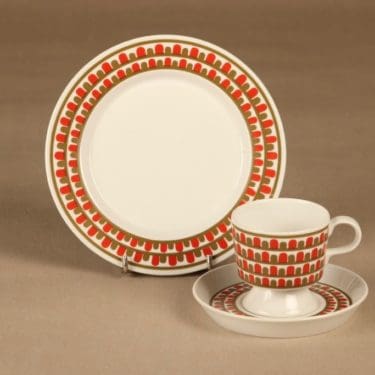 Arabia Raanu kahvikuppi ja lautaset(2), monivärinen, suunnittelija Olga Osol, Väinämöinen