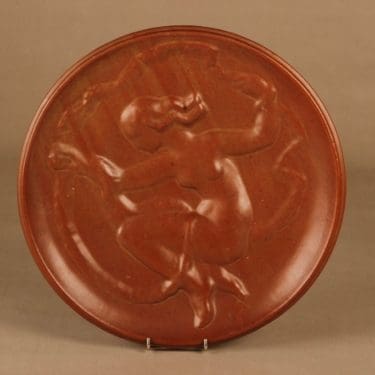 Kupittaan savi Keinumorsian seinätaulu, ruskea, suunnittelija Väinö Aaltonen,