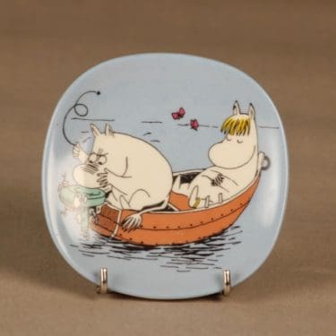 Arabia Muumi seinälautanen, Moottoriongelmia, suunnittelija Tove Slotte-Elevant, Moottoriongelmia