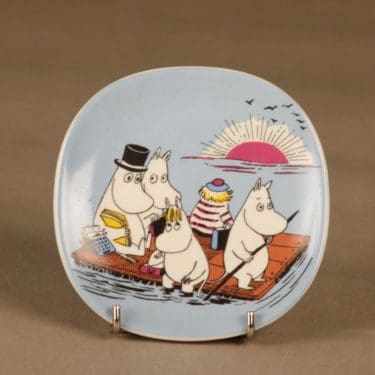 Arabia Muumi seinälautanen, Takaisin luontoon, suunnittelija Tove Slotte-Elevant, Takaisin luontoon