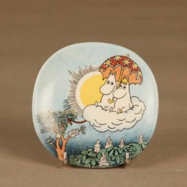 Arabia Muumi seinälautanen, Lentoretkellä, suunnittelija Tove Slotte-Elevant, Lentoretkellä