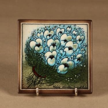 Arabia HLS seinälaatta, Orvokkini, mustasilmä, suunnittelija Heljä Liukko-Sundström, Orvokkini, mustasilmä, tilaustyö, orvokki, kukka