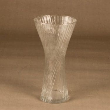 Nuutajärvi Vilja maljakko, kirkas, suunnittelija Oiva Toikka,