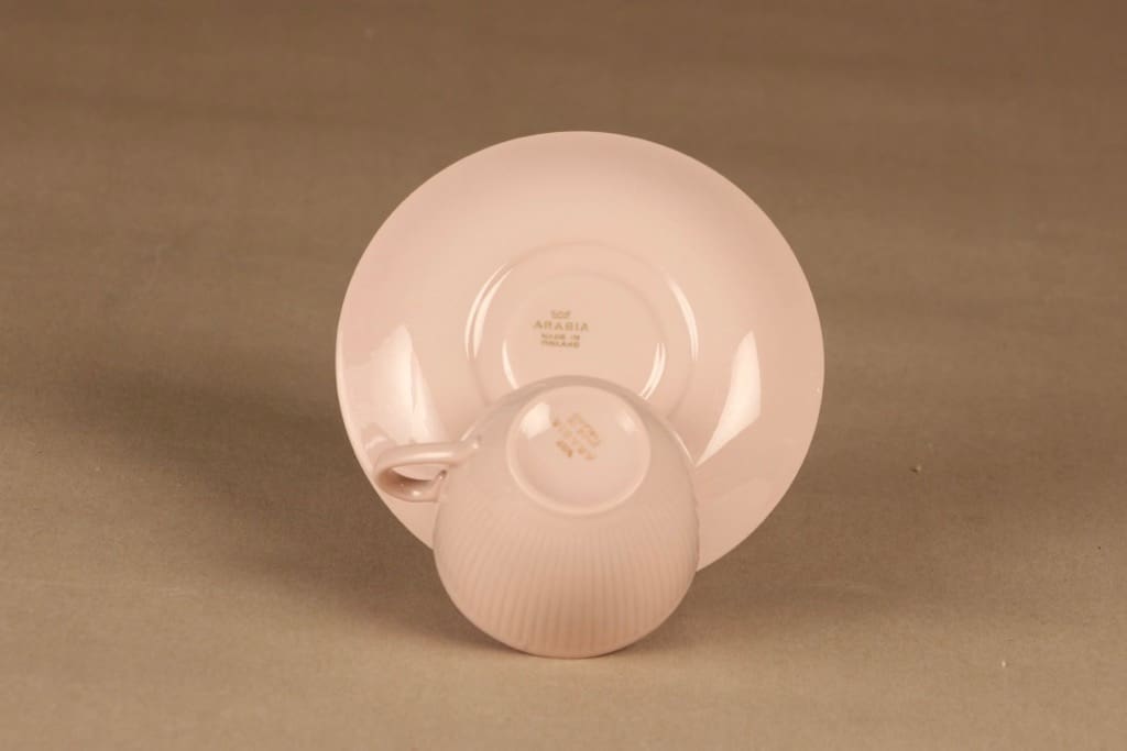 Arabia Sointu kahvikuppi ja lautaset(2), vaaleanpunainen, suunnittelija Kaj Franck, kuva 4