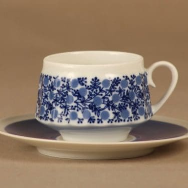 Arabia Doria coffee cup designer Raija Uosikkinen