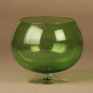 Kumela 204=2550 malja, jalallinen, suunnittelija Sirkku Kumela-Lehtonen, jalallinen