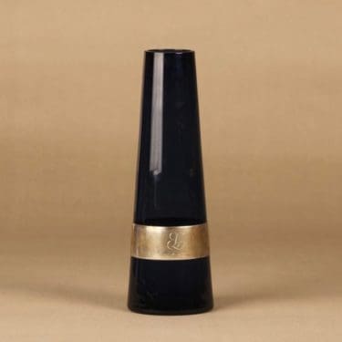 Nuutajärvi SH 105 maljakko, hopeapannalla, suunnittelija Saara Hopea, hopeapannalla