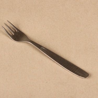 Hackman Scandia leikkelehaarukka, teräs, suunnittelija Kaj Franck,