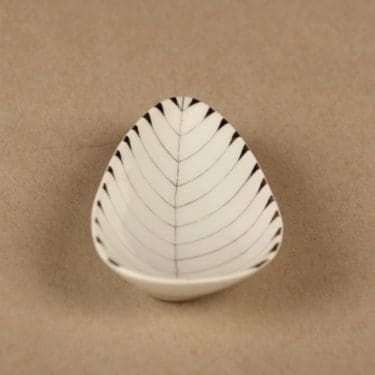 Arabia taide-esine, signeerattu, suunnittelija Esteri Tomula, signeerattu