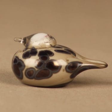 Nuutajärvi lintu, Pikku-Hippi, suunnittelija Oiva Toikka, Pikku-Hippi, signeerattu