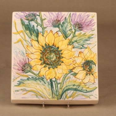 Kupittaan savi seinätaulu, käsinmaalattu, suunnittelija Laila Zink, käsinmaalattu, signeerattu