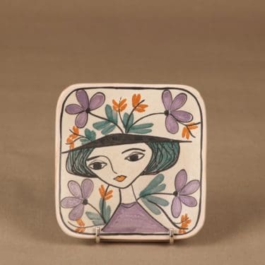 Kupittaan savi seinätaulu, käsinmaalattu, suunnittelija Laila Zink, käsinmaalattu, signeerattu