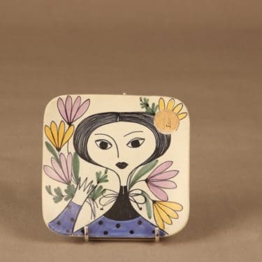 Kupittaan savi seinätaulu, käsinmaalattu, suunnittelija Laila Zink, käsinmaalattu, signeerattu