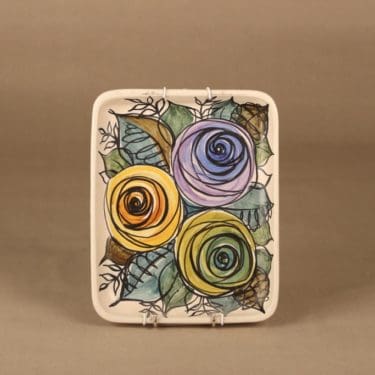 Kupittaan savi seinätaulu, käsinmaalattu, suunnittelija Laila Zink, käsinmaalattu, signeerattu