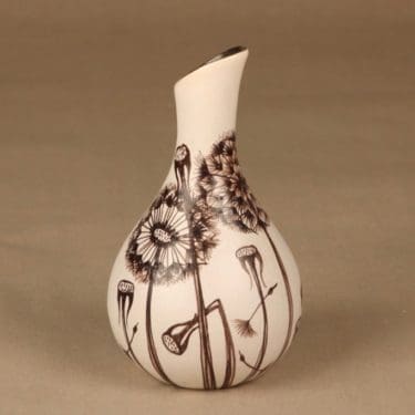 Kupittaan savi maljakko, käsinmaalattu, suunnittelija Raili Suvanto, käsinmaalattu, signeerattu