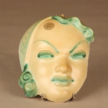 Kupittaan savi koristenaamio, käsinmaalattu, suunnittelija Kerttu Suvanto-Vaajakallio, käsinmaalattu, signeerattu