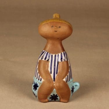 Gustavsberg Larsonin lapset figuuri, Lotta, suunnittelija Lisa Larsson, Lotta, signeerattu