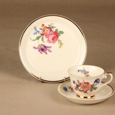 Arabia Kulta-aika kahvikuppi ja lautaset(2) nro X, monivärinen, suunnittelija tuntematon, serikuva, kukka