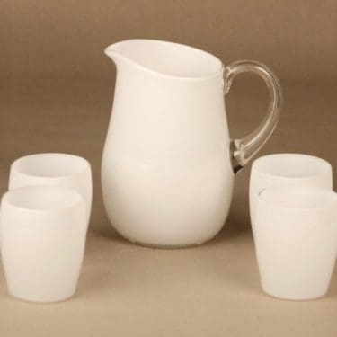 Iittala 2369, 2192 kaadin ja 4 lasia, 1 l, 2 dl, 1+4 kpl, suunnittelija Maire Gullichsen, 1 l, 2 dl