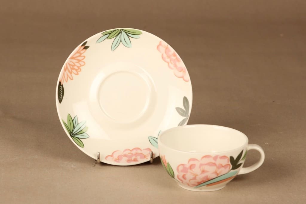 Arabia China tea tea cup and plates (2) designer Dorrit von Fieandt 3