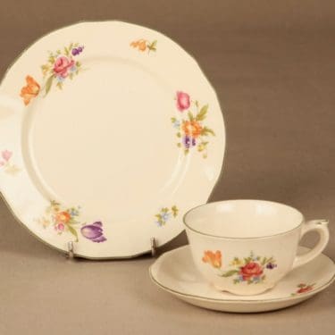 Arabia Kesäkukka kahvikuppi ja lautaset(2),, suunnittelija , , siirtokuva