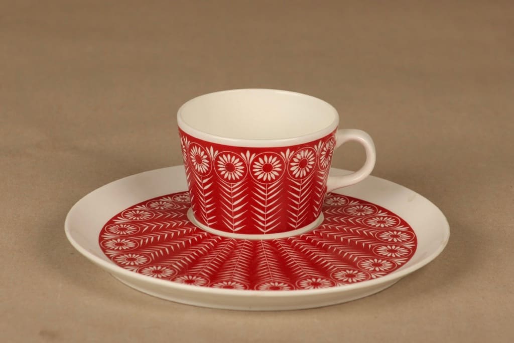 Arabia Riikinkukko Tv-setti, punainen, suunnittelija Raija Uosikkinen, serikuva