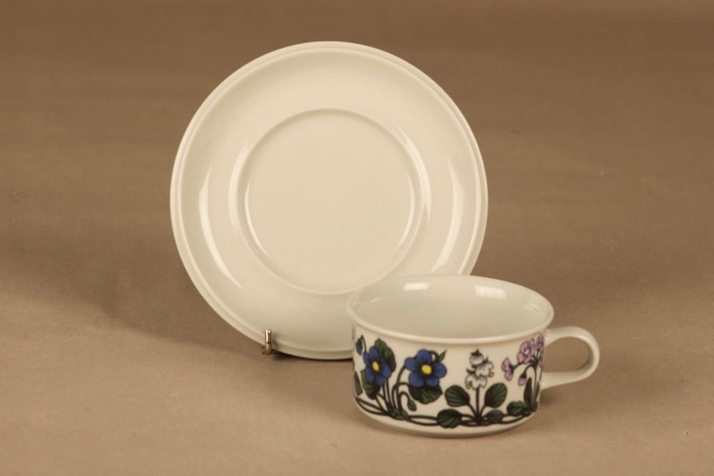 Arabia Flora tea cup designer Esteri Tomula 2