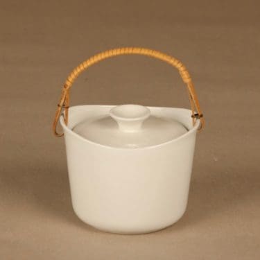 Arabia AL 1 mardalade box with rattan handle designer Ulla Procope