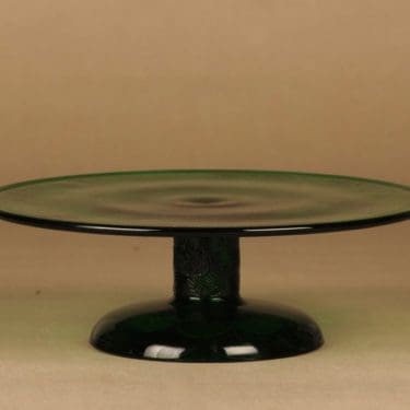 Nuutajärvi Miranda serving plate with feet designer Heikki Orvola