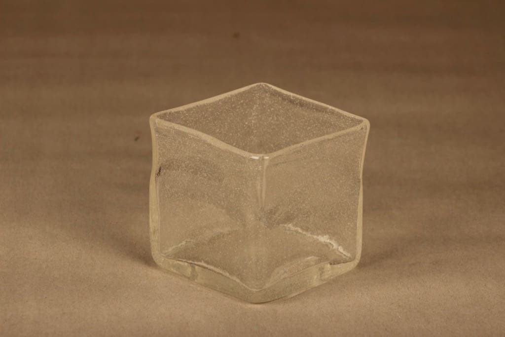 Nuutajärvi Iglu maljakko, kirkas, suunnittelija Oiva Toikka, kuva 2