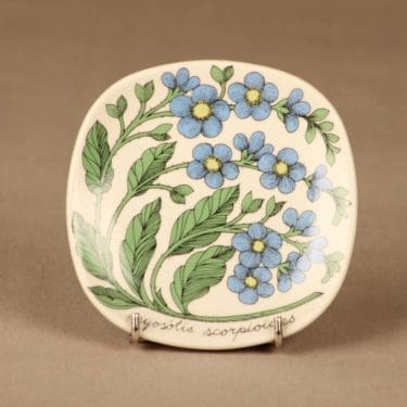 Arabia Botanica seinälautanen, Luhtalemmikki, suunnittelija Esteri Tomula, Luhtalemmikki, Myosotis scorpioides