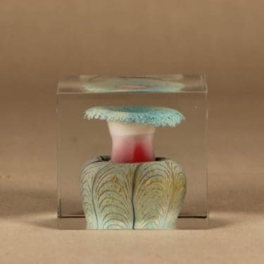 Nuutajärvi taidelasikuutio, tilaustyö, suunnittelija Oiva Toikka, tilaustyö, signeerattu