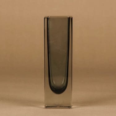 Nuutajärvi KF 296 vase, signed