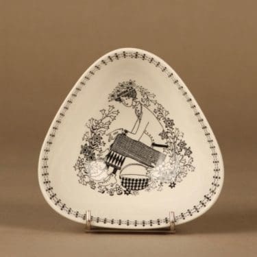 Arabia Emilia bowl, triangular designer Raija Uosikkinen