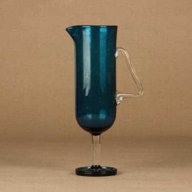 Riihimäen lasi Harlekiini mehukarahvi, jalallinen, suunnittelija Nanny Still, jalallinen