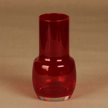 Riihimäen lasi maljakko, punainen, suunnittelija ,