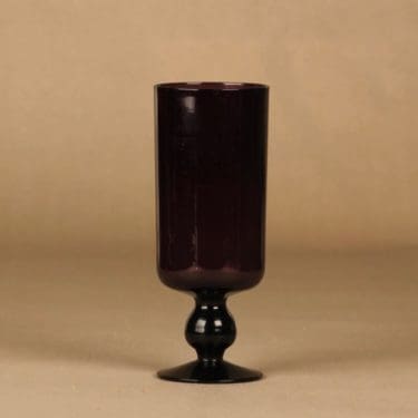 Nuutajärvi 3407 maljakko, lila, suunnittelija Oiva Toikka,