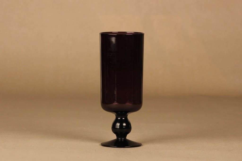 Nuutajärvi 3407 maljakko, lila, suunnittelija Oiva Toikka,