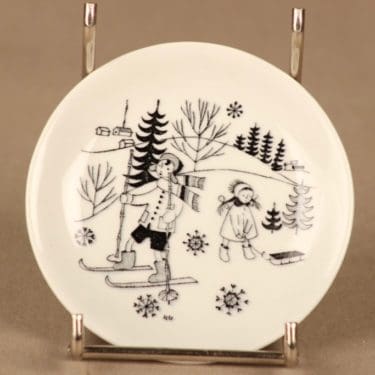 Arabia Harraste koristelautanen Mäenlasku, suunnittelija Raija Uosikkinen, Syksy