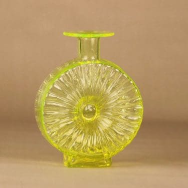 Riihimäen lasi Aurinkopullo keltainen, koko ¾ suunnittelija Helena Tynell