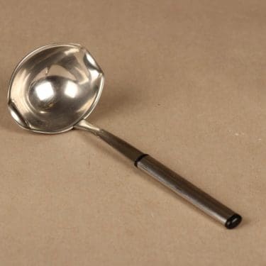 Hackman Elegia kastikekauha, teräs, musta, suunnittelija Ahti Majuri,